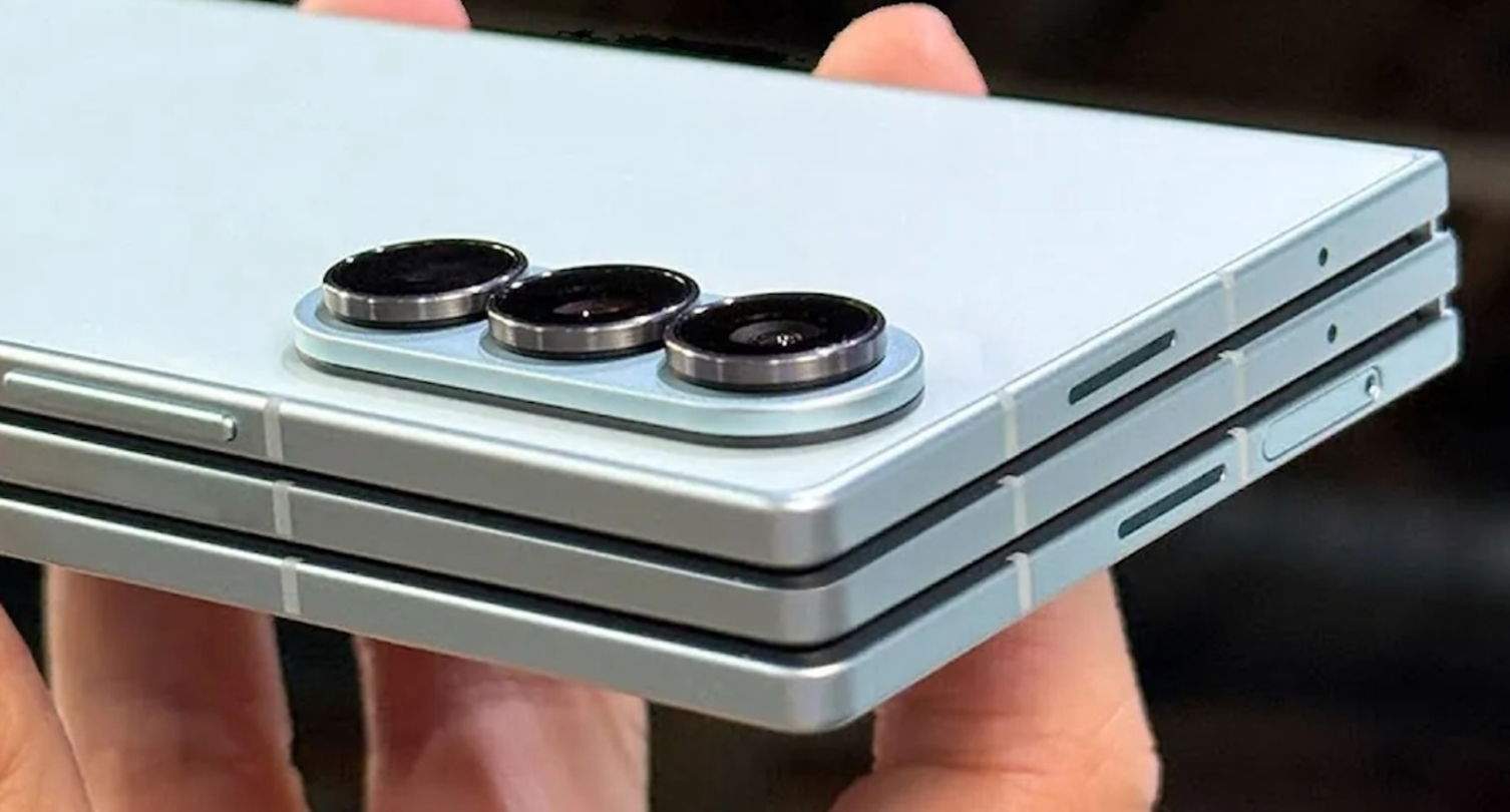 El Galaxy Z TriFold costa 2.400 dòlars, però és tan difícil de fabricar que Samsung perd diners