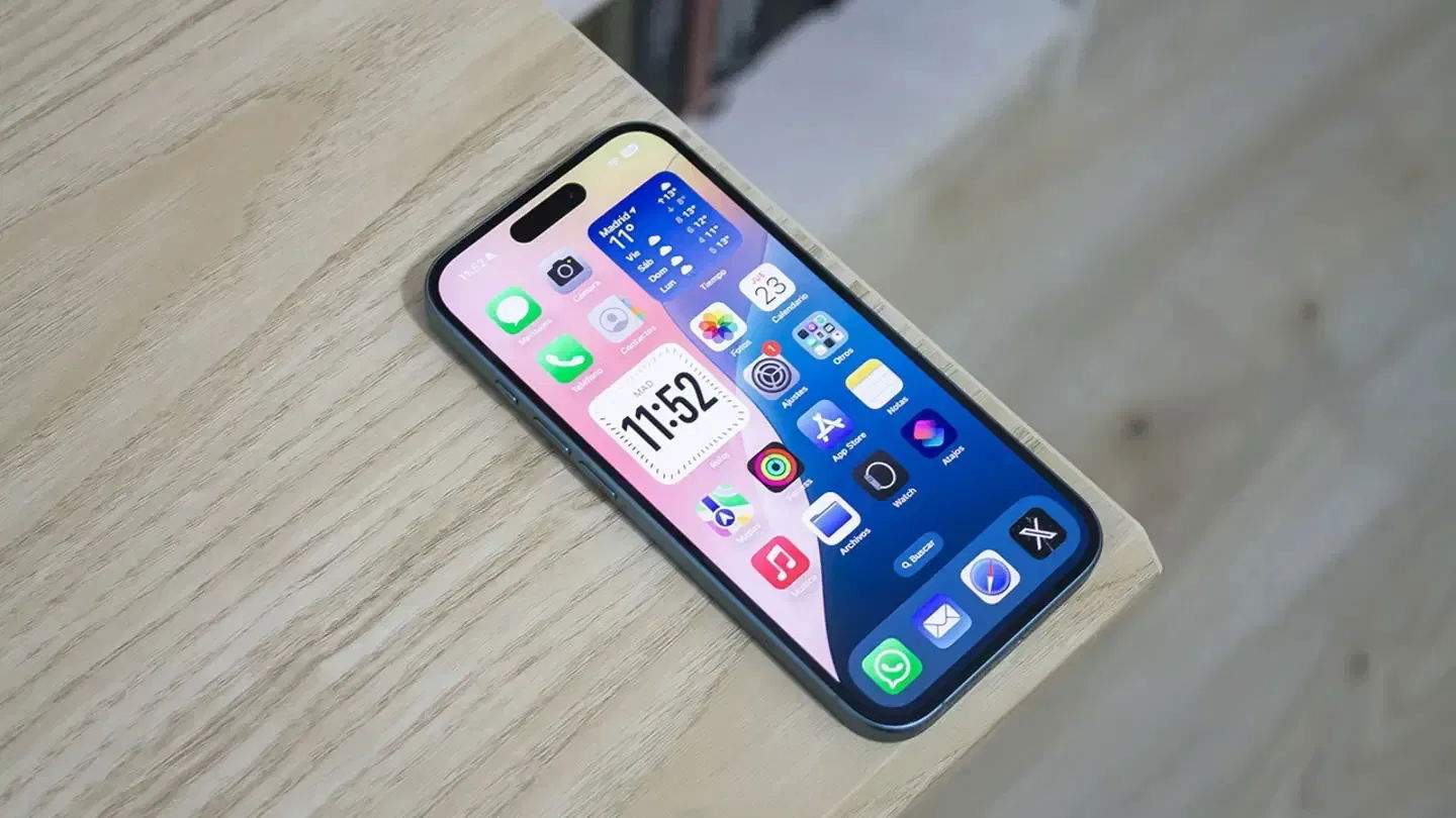 Desde 959 euros hasta 650 euros: un iPhone 16 de oferta a precio de saldo