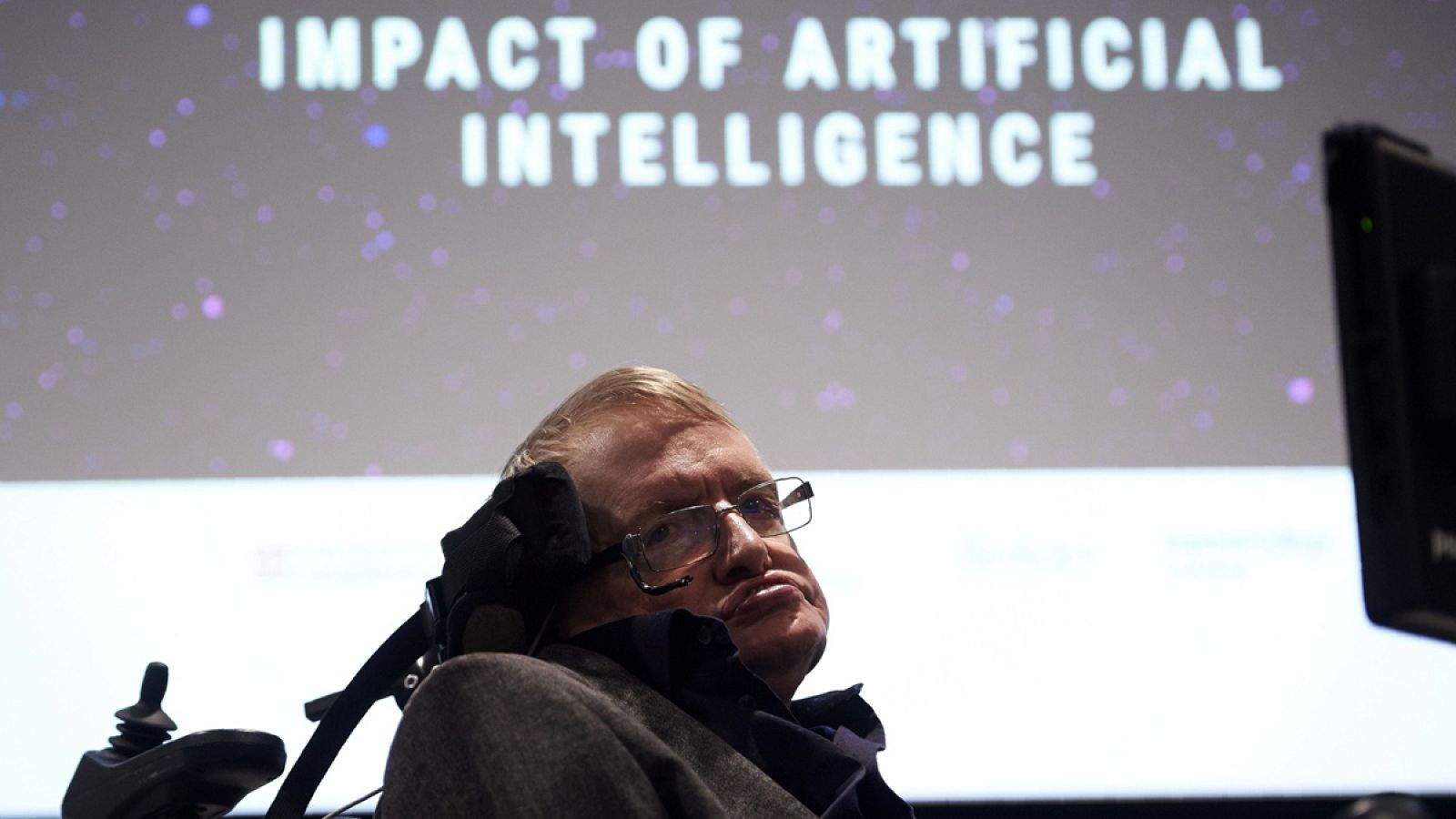 Stephen Hawking auguraba el fin de la raza humana con la llegada de la IA y cada vez estamos más cerca de saber si estaba en lo cierto