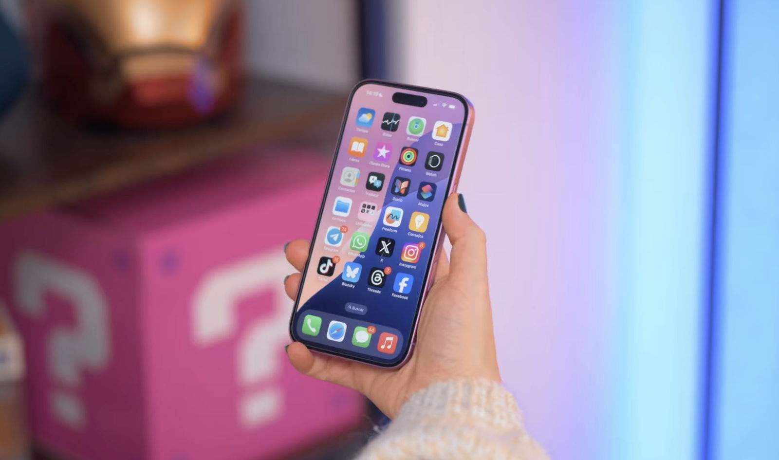 Desde 959 euros hasta 629 euros: rebaja histórica en este iPhone 16 de Apple