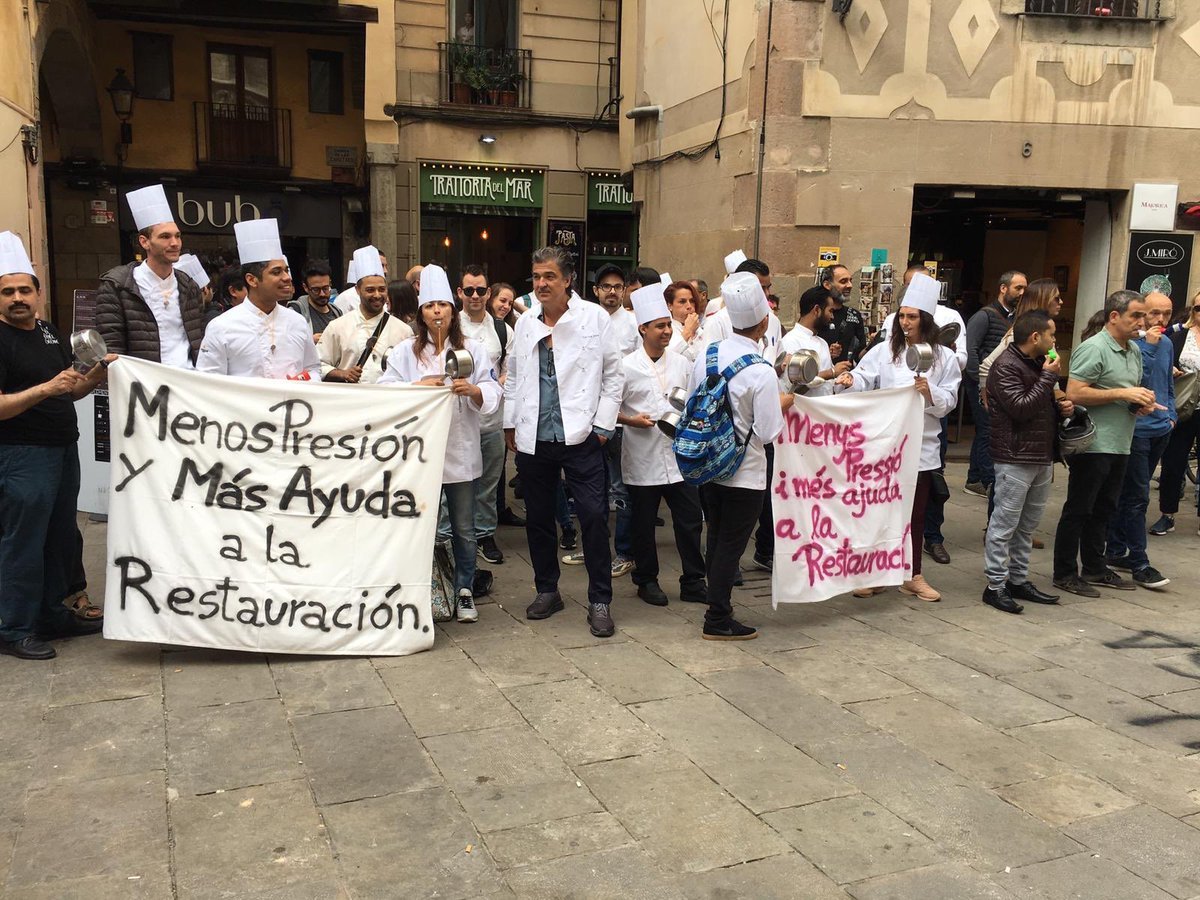 El Gremi de Restauració protesta contra la reducció de terrasses a Ciutat Vella
