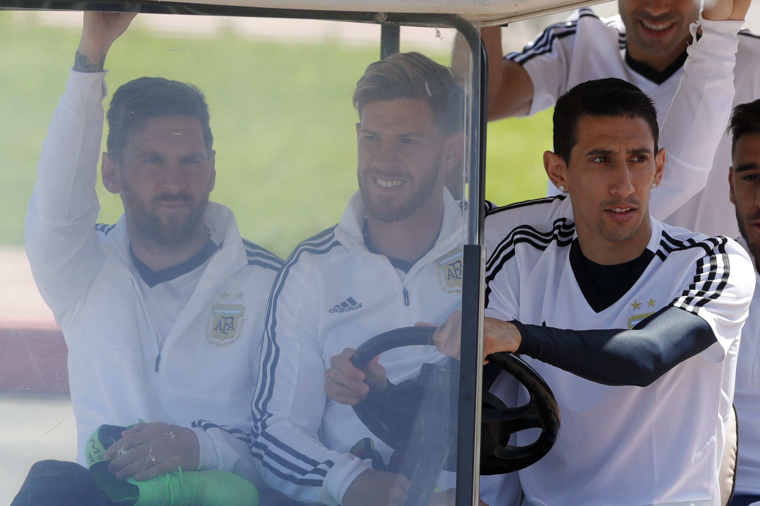 Un excompañero de Messi destapa sus hábitos en el coche