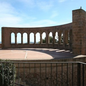 Montserrat carlins franquisme mausoleu