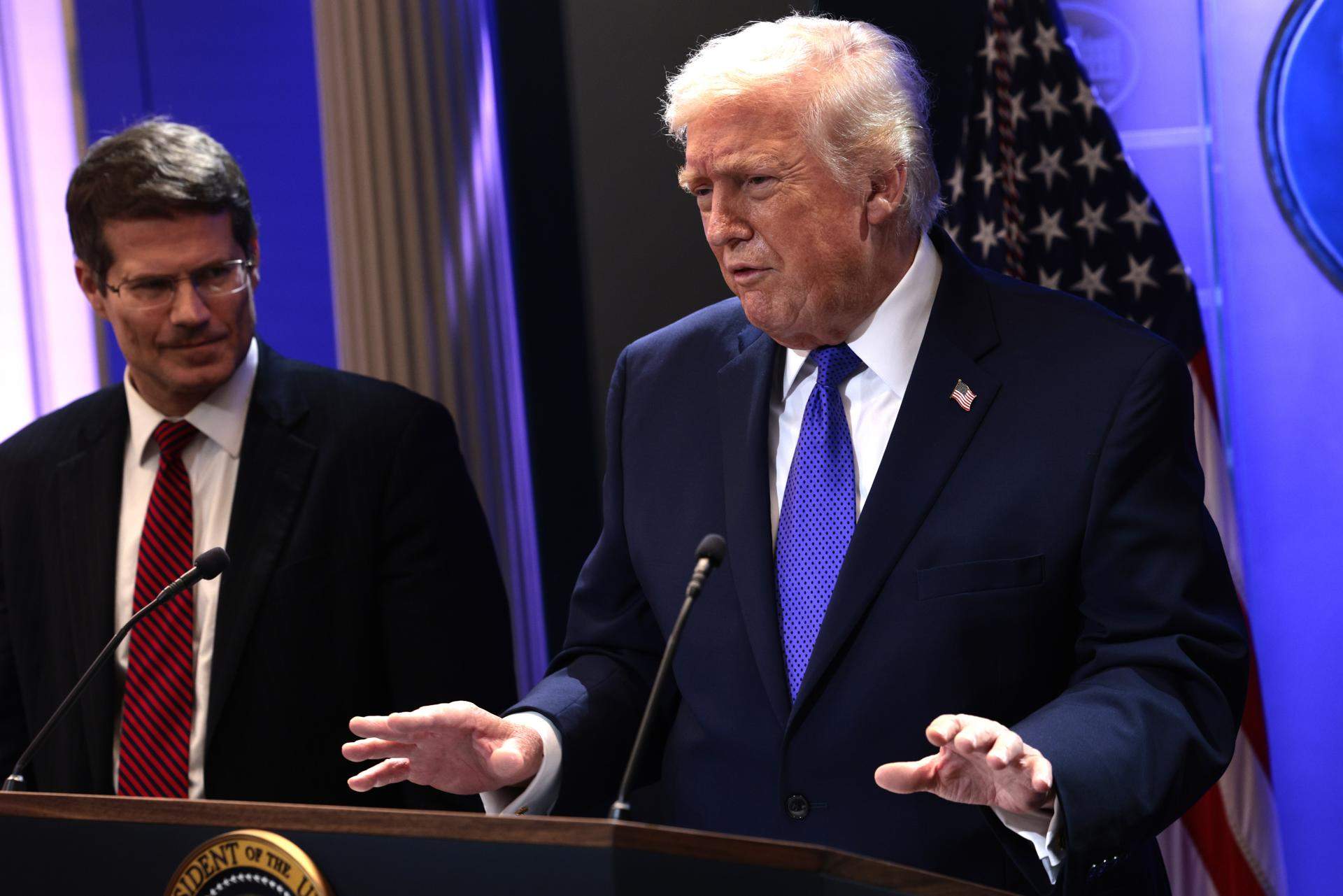 Trump ignora la sentència del Suprem i anuncia un aranzel global del 10%