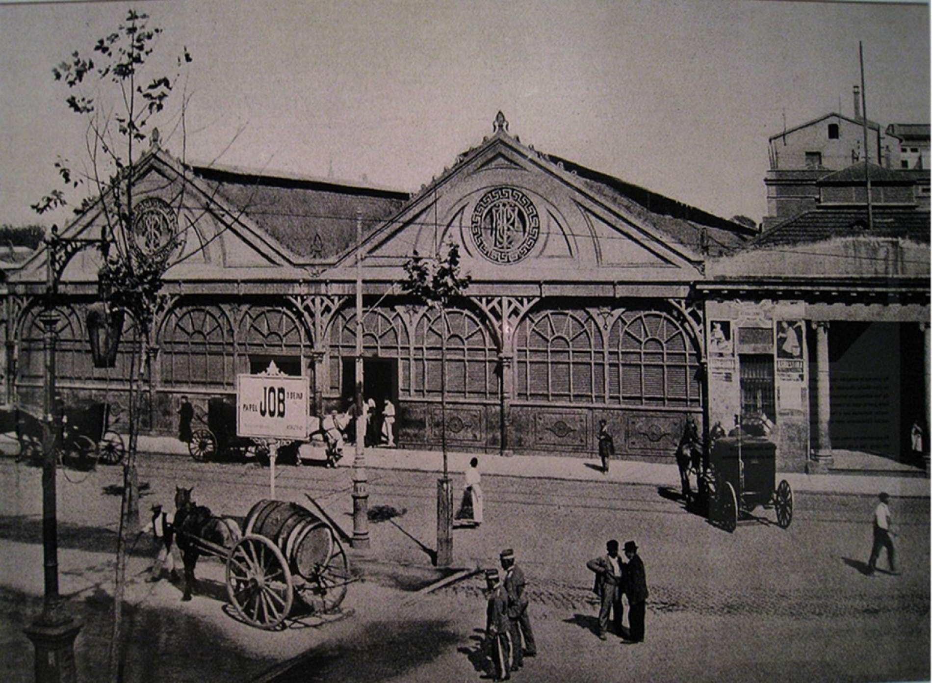 Exterior de l'Estació de França (1885) construida i operada per la TBF. Font Wikimedia Commons