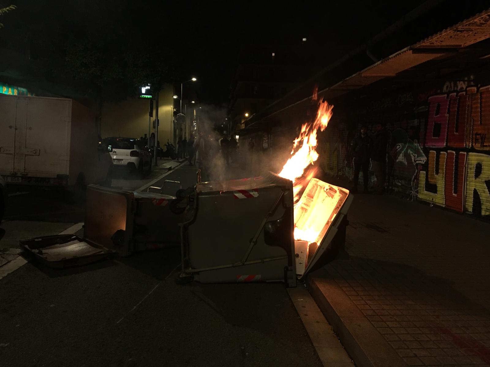 Un detenido y grandes destrozos en Gracia en la protesta por Ca la Trava