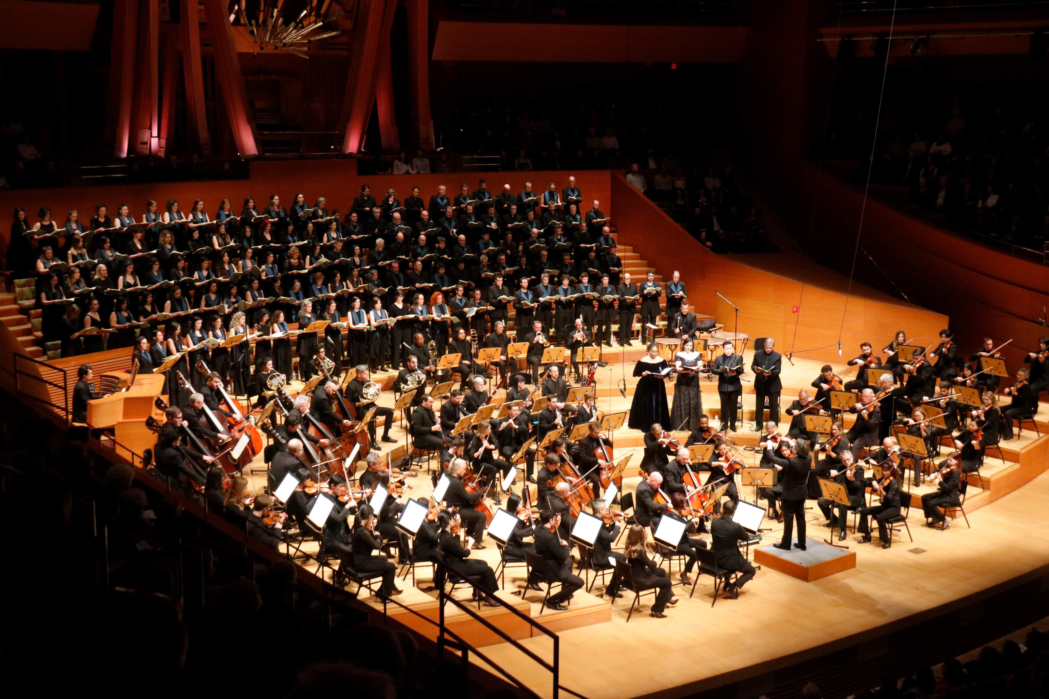 L’Orfeó Català i el Cor del Palau fan història als EUA amb Dudamel a l'estrena de la ‘Missa solemnis’