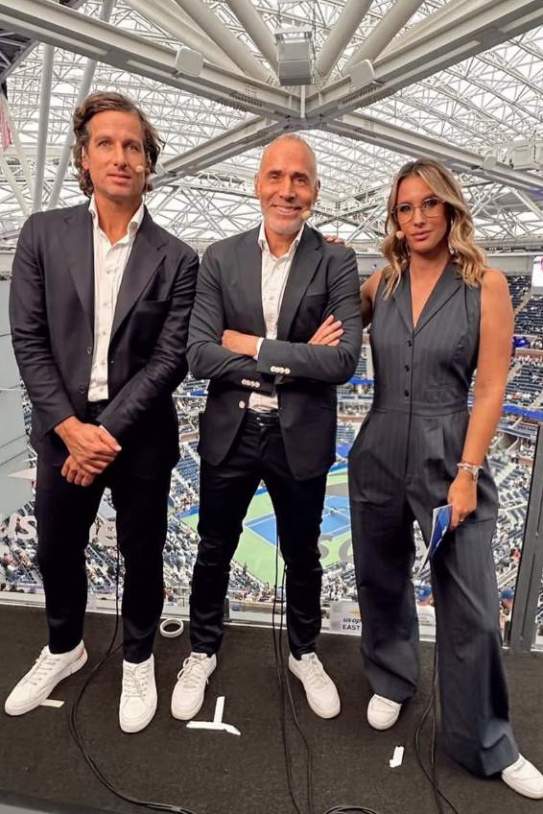 Sara Giménez, en Movistar+, con Feliciano López y Àlex Corretja IG