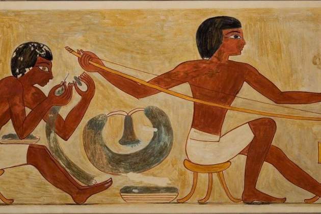 Pintura trobada a l'oest de Tebes, Egipte, representant l'ús de trepants rotatoris Pintura trobada a l'oest de Tebes, Egipte, representant l'ús de trepants rotatoris