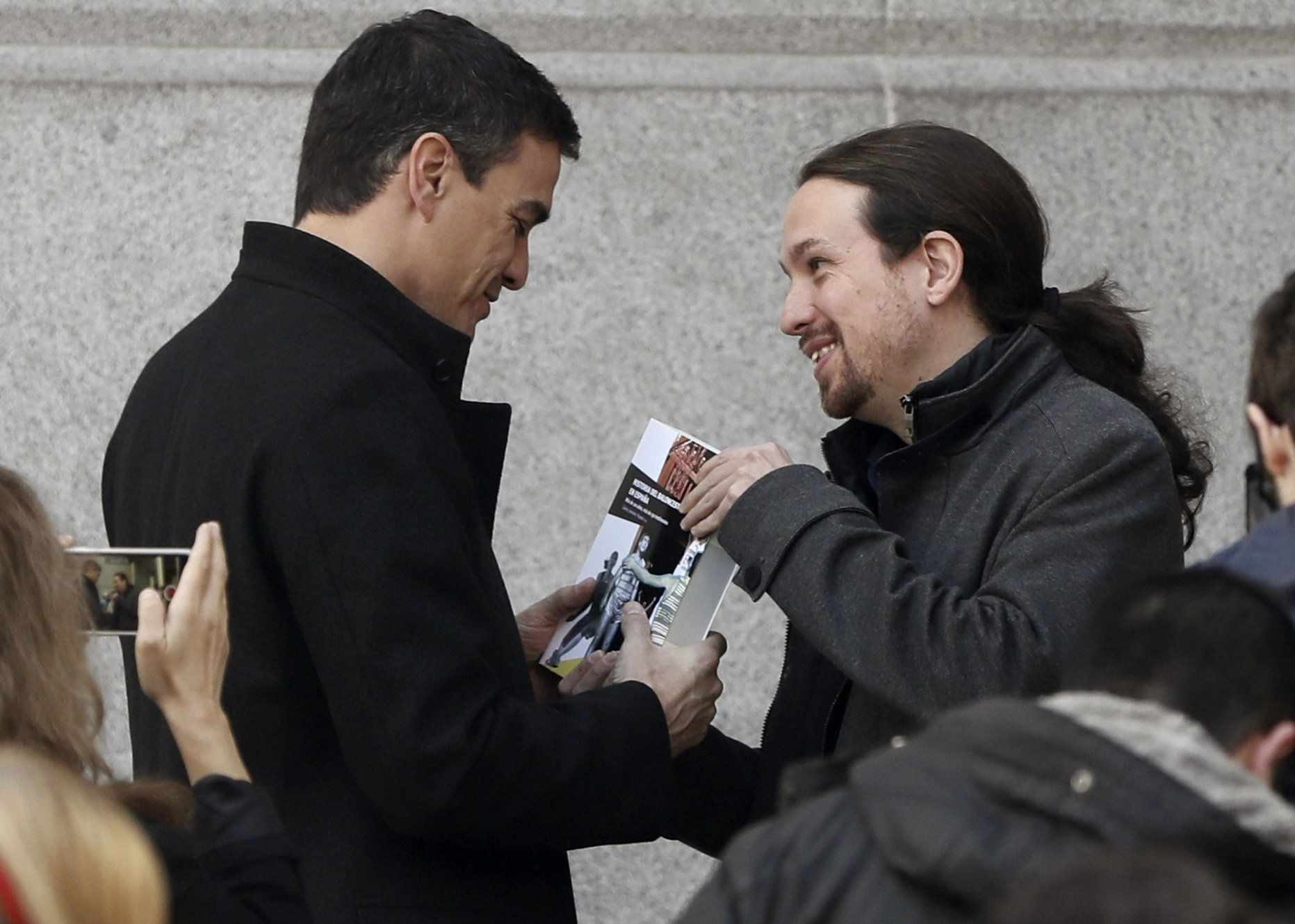 'Sorpasso' de Podemos e IU al PSOE, según el CIS