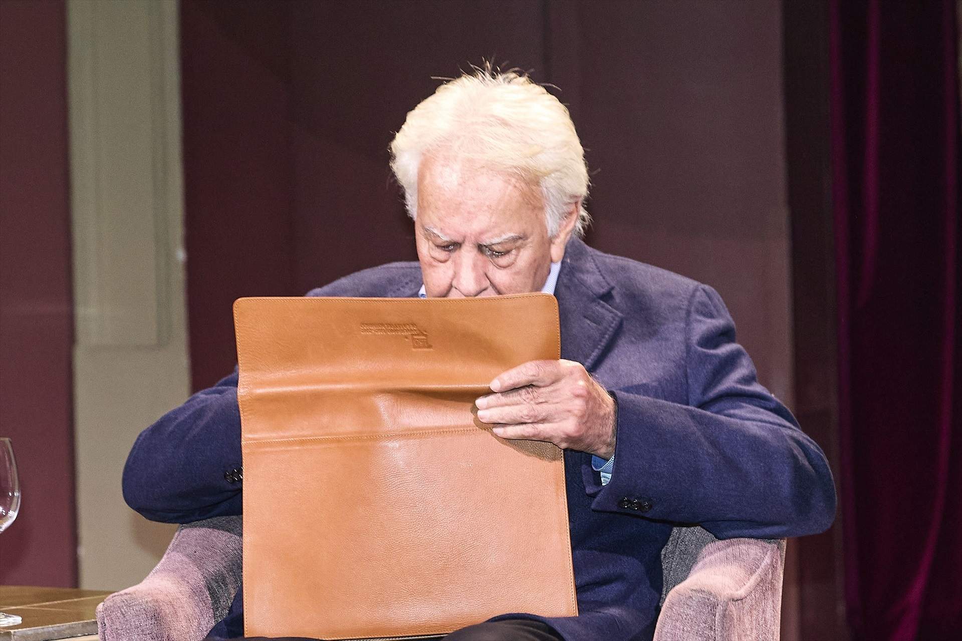 Felipe González y la desclasificación de los documentos del 23F: defensa total de Juan Carlos I