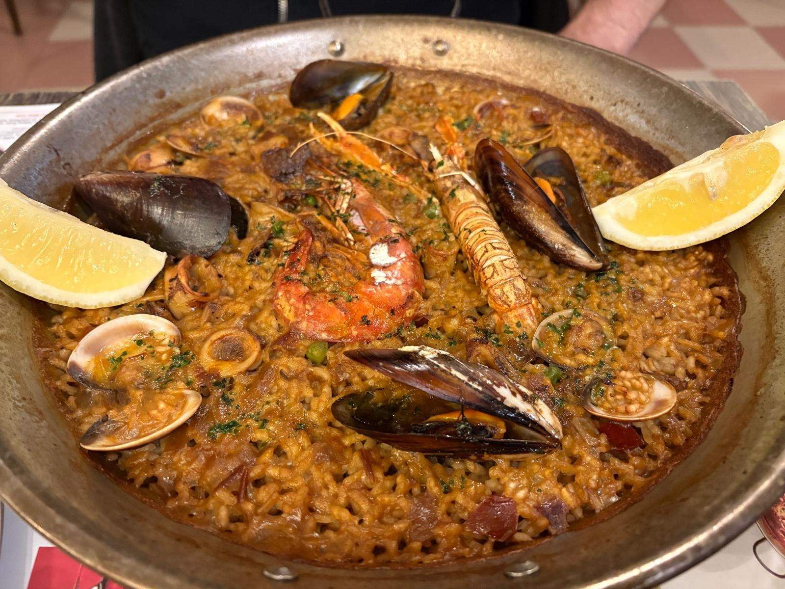 Els germans Torres diuen que la millor paella es fa a l'estil tailandès i porta socarrat