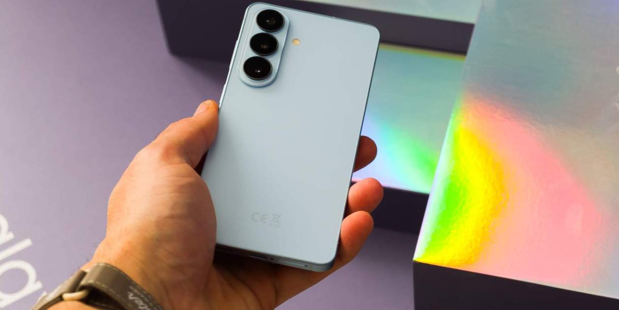 El Galaxy S26 mantiene su diseño clásico