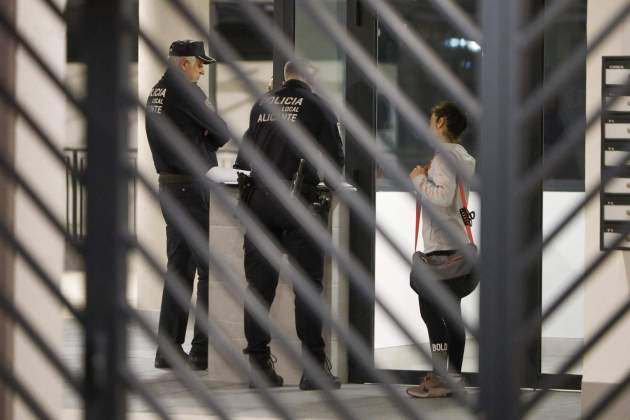 les naus alacant alicante policia pisos efe