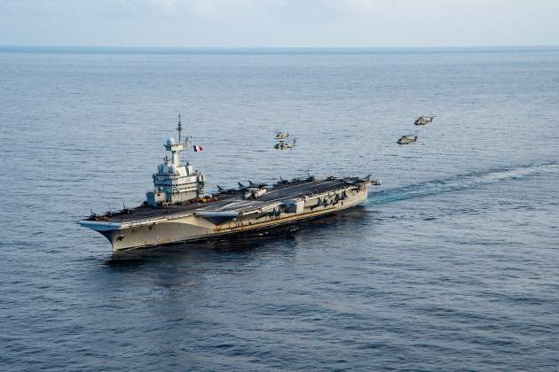 El Charles de Gaulle en maniobres amb helicòpters el 2022 / Marina dels EUA