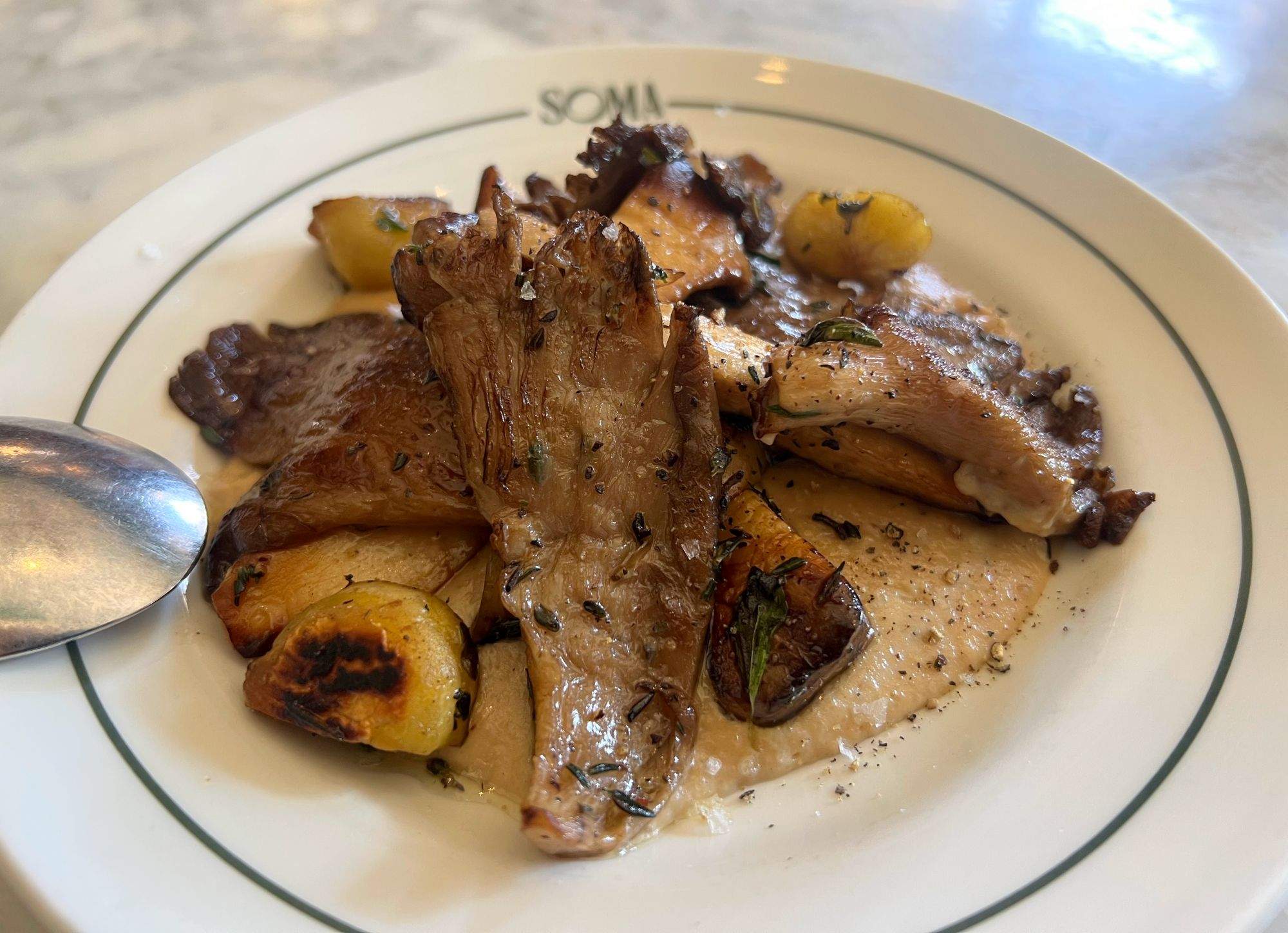 Un bistrot moderno y luminoso en la calle más gastronómica del Eixample