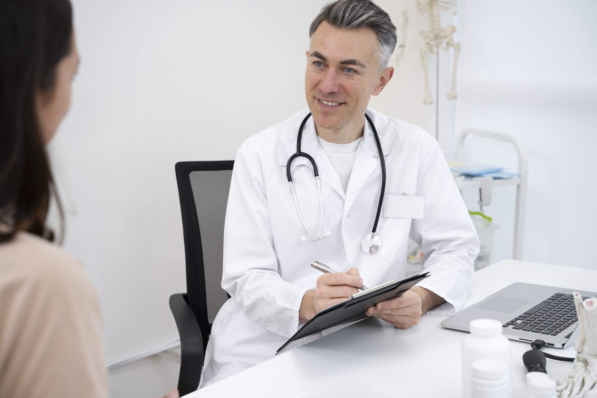 Deja de ser un número más: aquí encontrarás la atención médica que te mereces