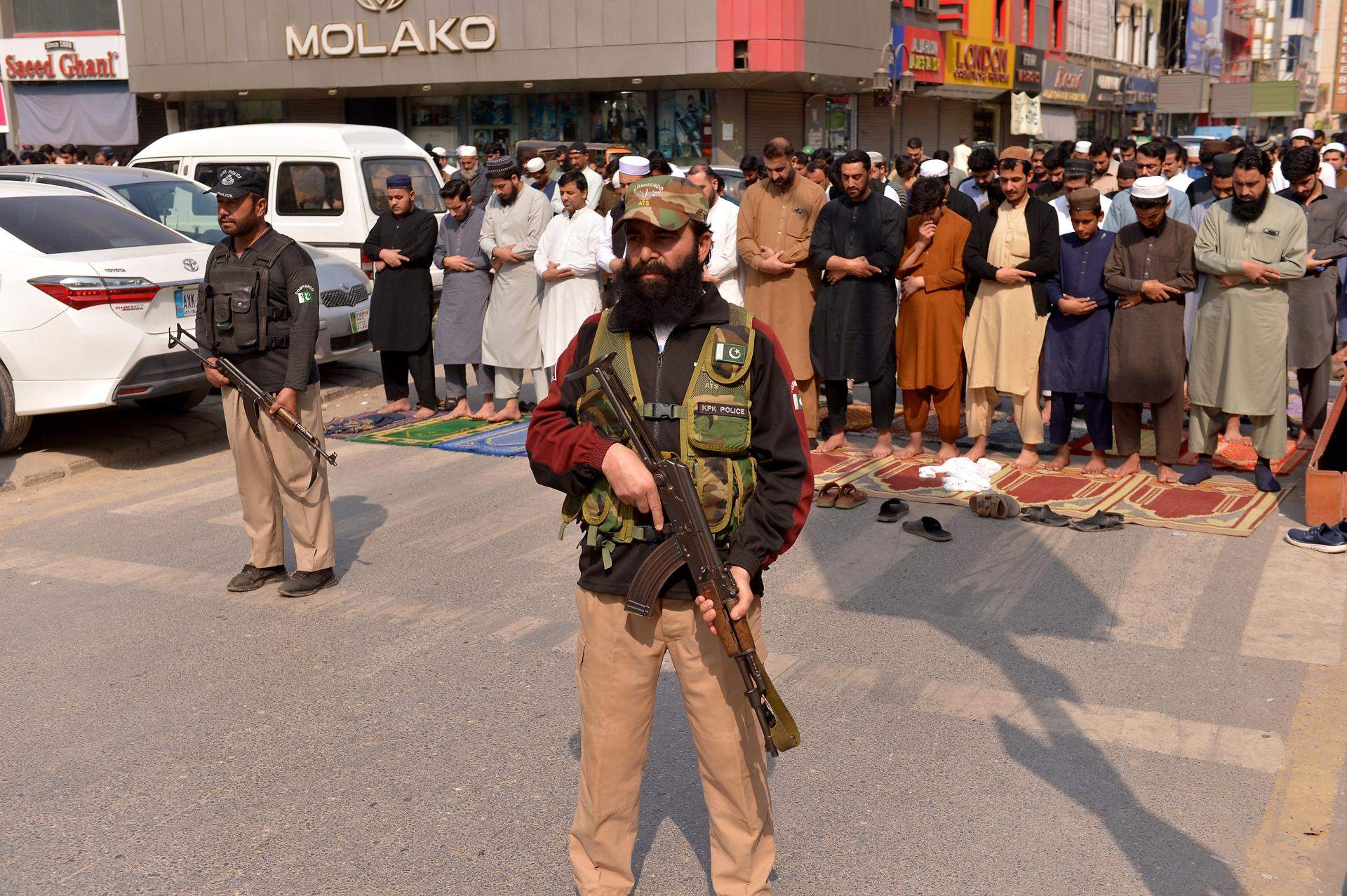 "Guerra oberta" entre el Pakistan i l'Afganistan: les claus