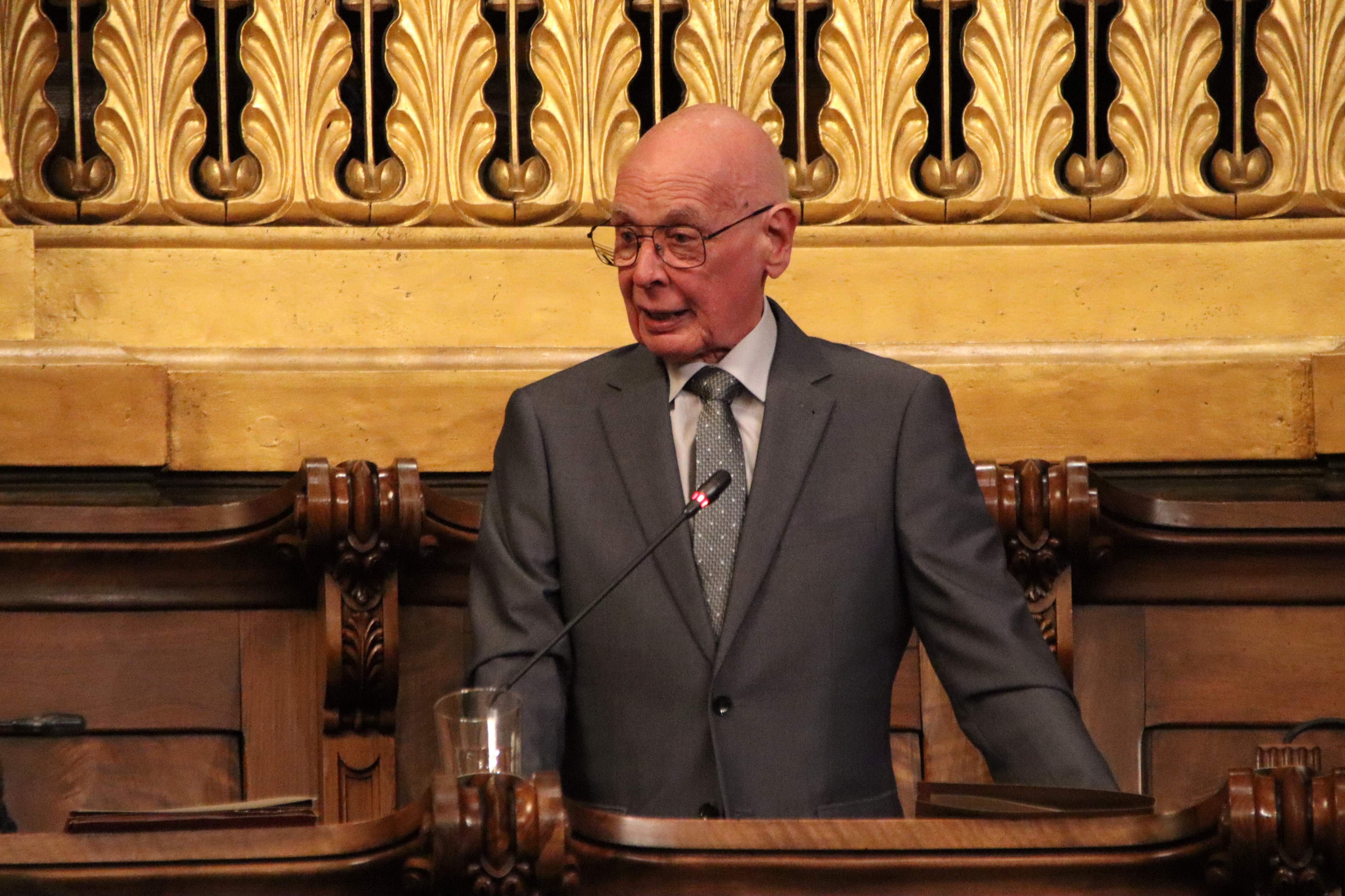 Lluís Rabell se despide del pleno de Barcelona: “Me voy a luchar por la vida”