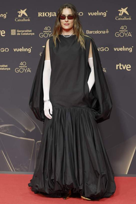 El look complet d'Alexia Putellas amb ulleres de sol / Gtres