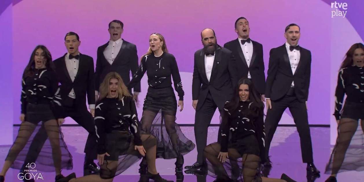 Imágenes de la actuación de Rigoberta Bandini y Luis Tosar al inicio de los Goya 2026   RTVE