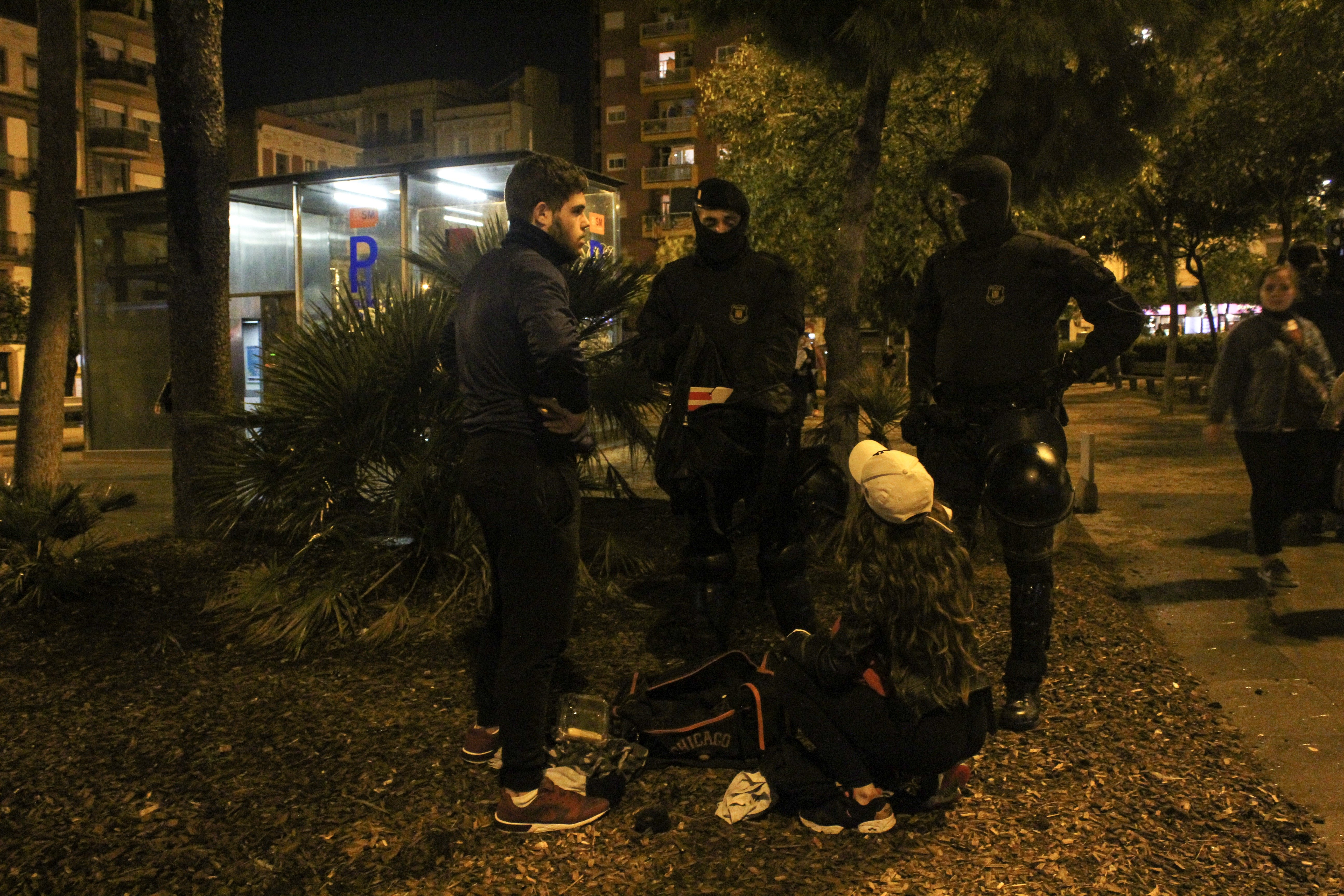 Los Mossos decomisan material pirotécnico en el intento de segunda protesta por Ca la Trava