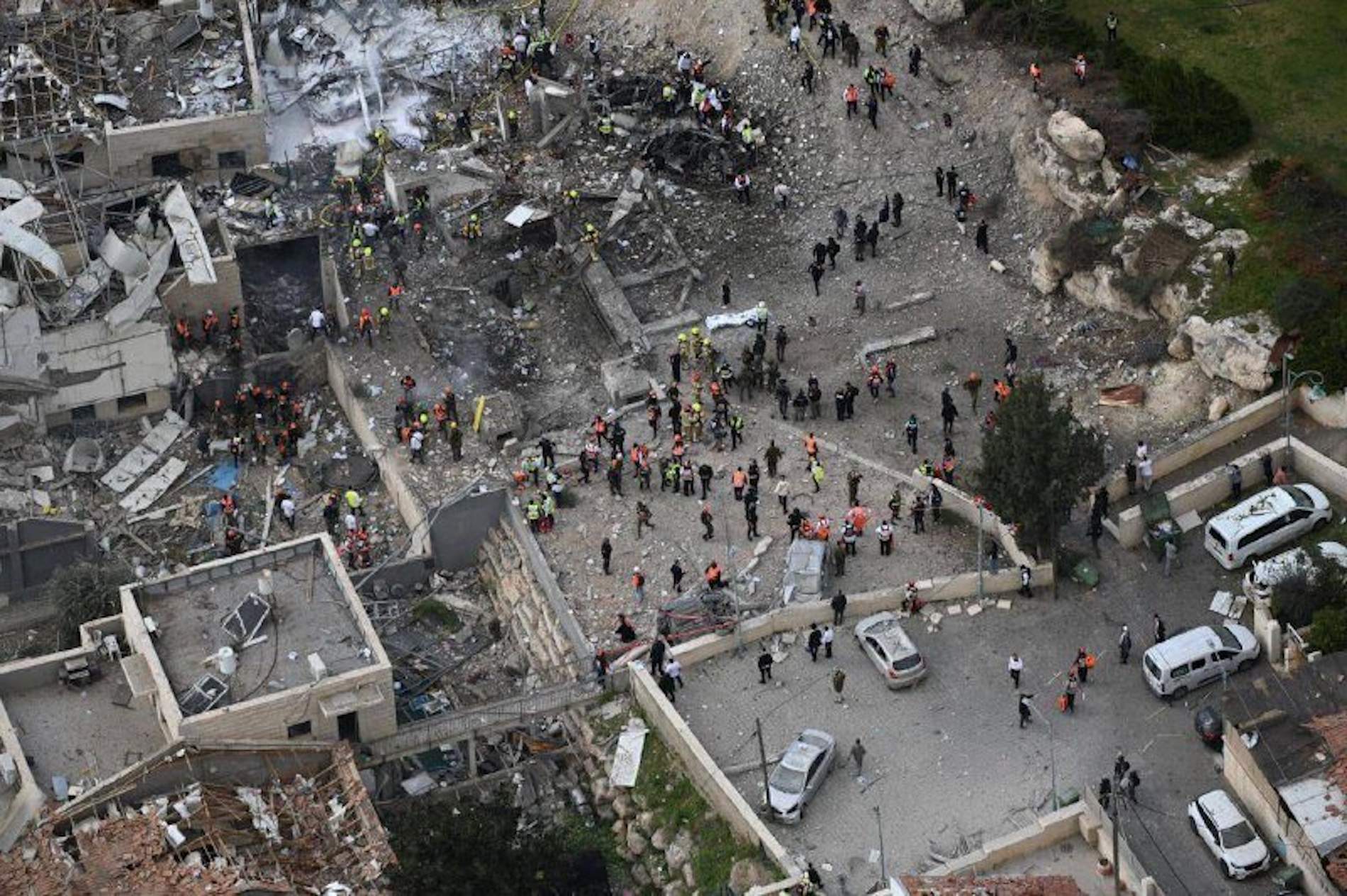 Falla el sistema de defensa aèria: almenys 9 morts a una zona residencial d’Israel per un míssil iranià
