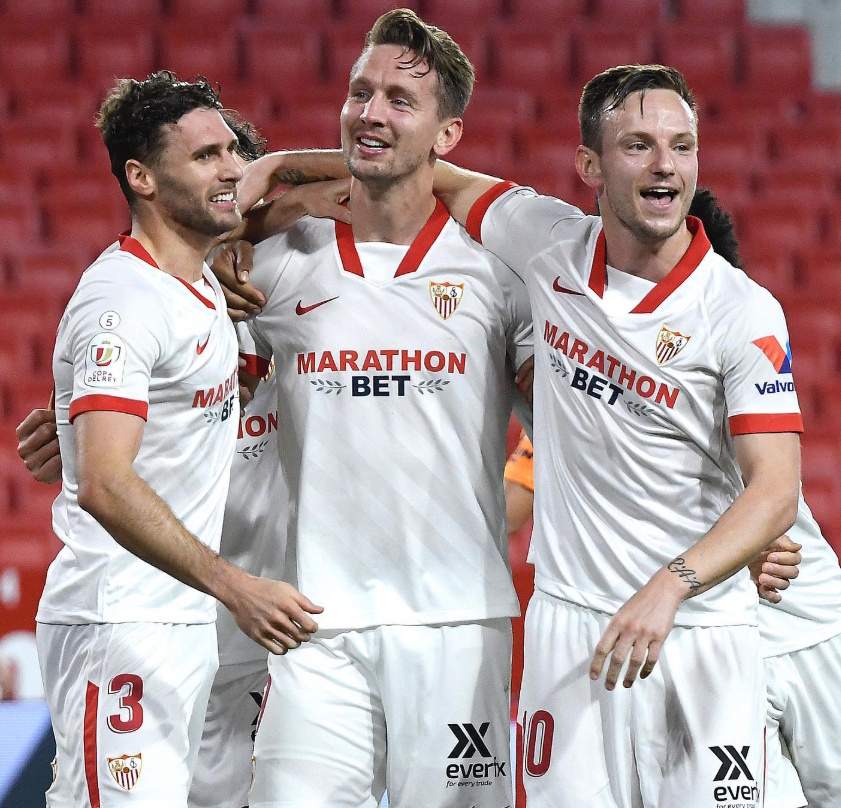 Sergi Gómez, amb Luuk de Jong i Ivan Rakitic al Sevilla IG Sergi Gómez, amb Luuk de Jong i Ivan Rakitic al Sevilla IG