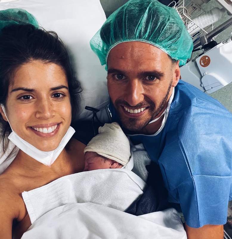 El Sergi Gómez, amb la seva parella, Laura, i el seu primer fill, Milo IG El Sergi Gómez, amb la seva parella, Laura, i el seu primer fill, Milo IG