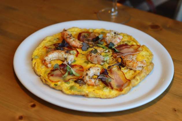 Tortilla abierta del restaurante Can Rubén. / Foto: Jordi Àvila