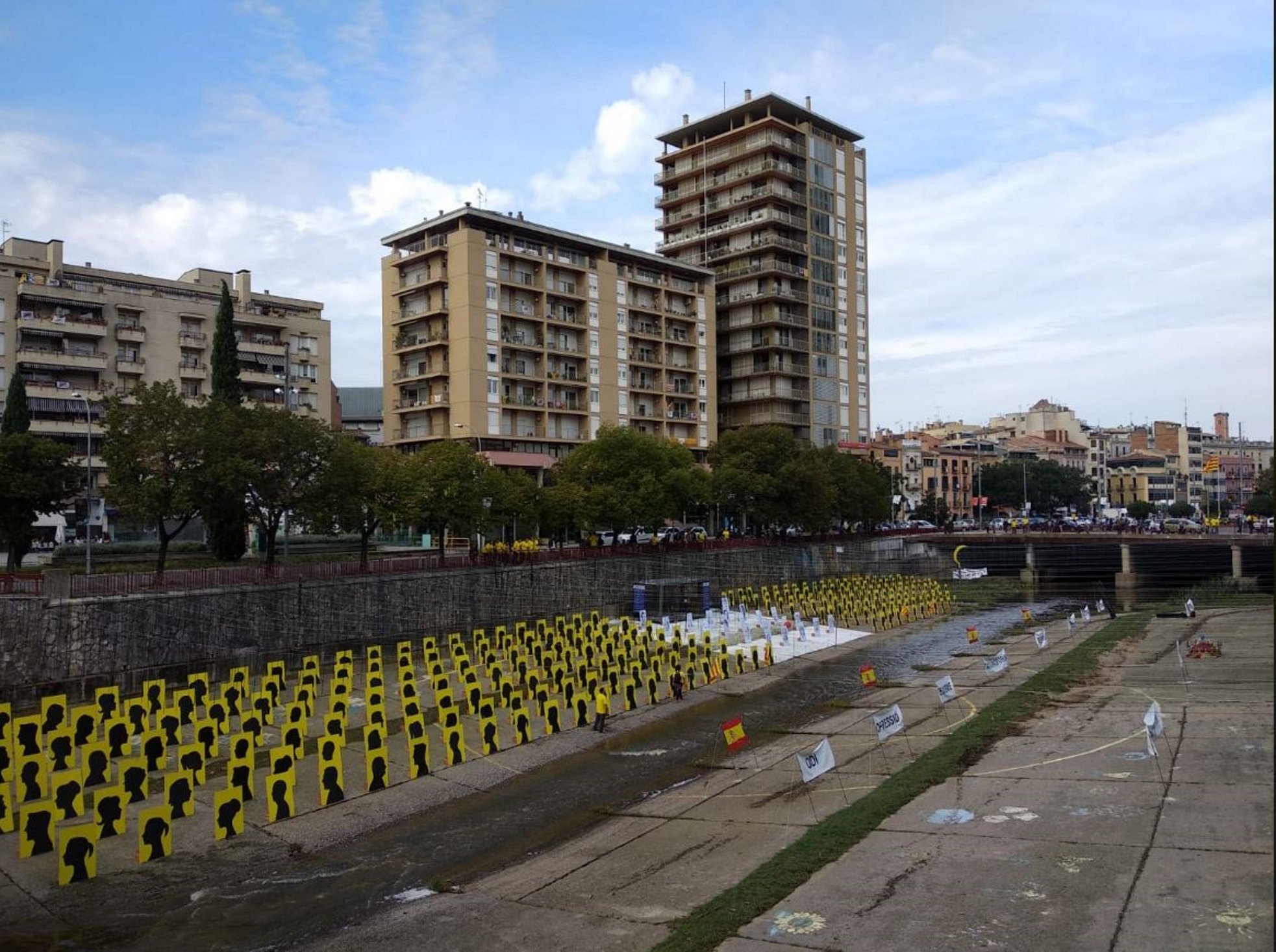 Spectacular installation in Girona to protest repression in Catalonia