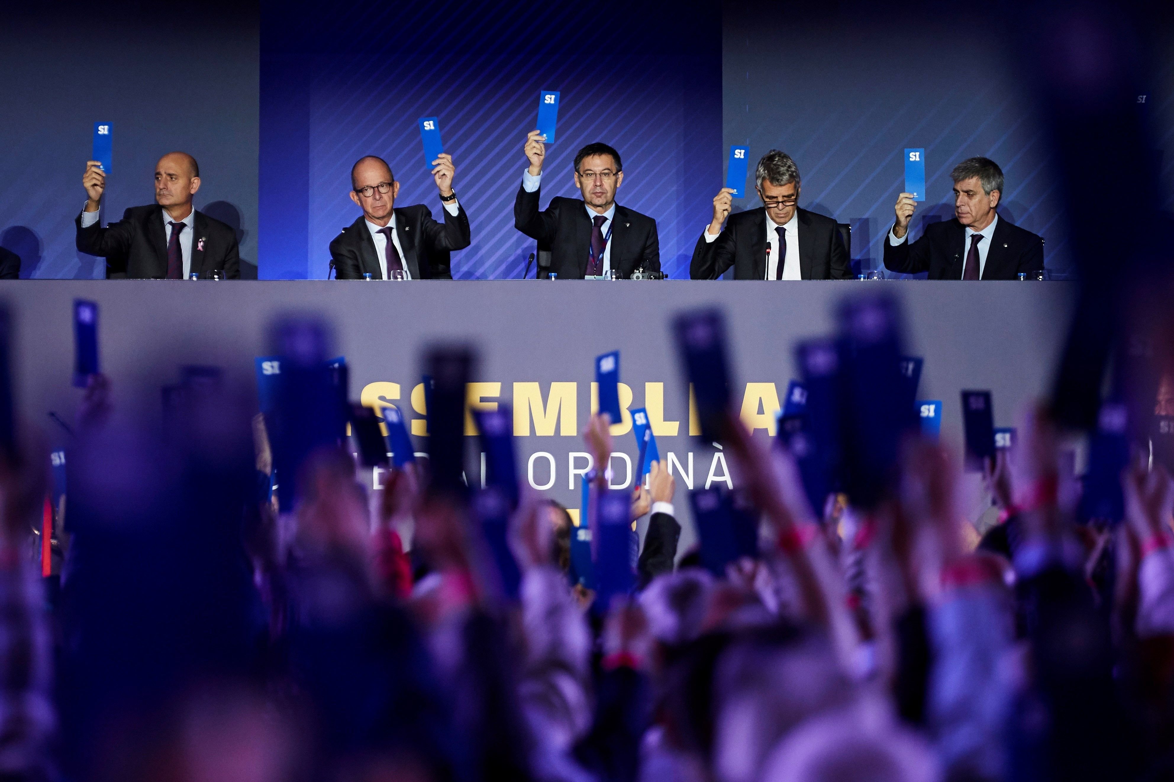 Bartomeu vol un referèndum per resoldre el debat sobre l'escut del Barça