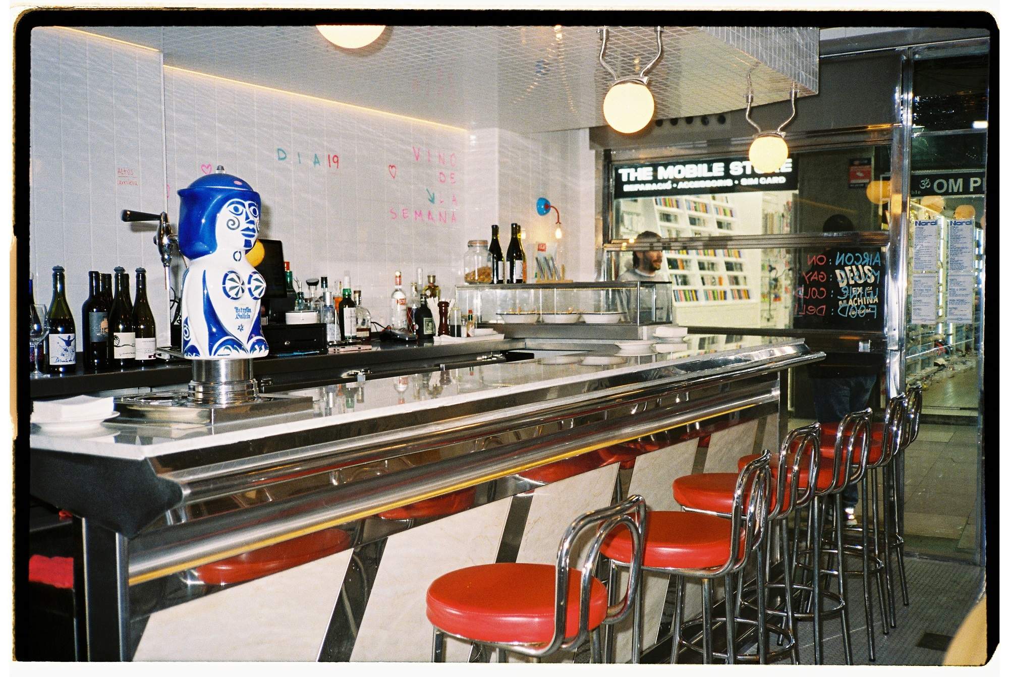 La nueva taberna de pescado del Born que sirve buen producto en platillos suculentos