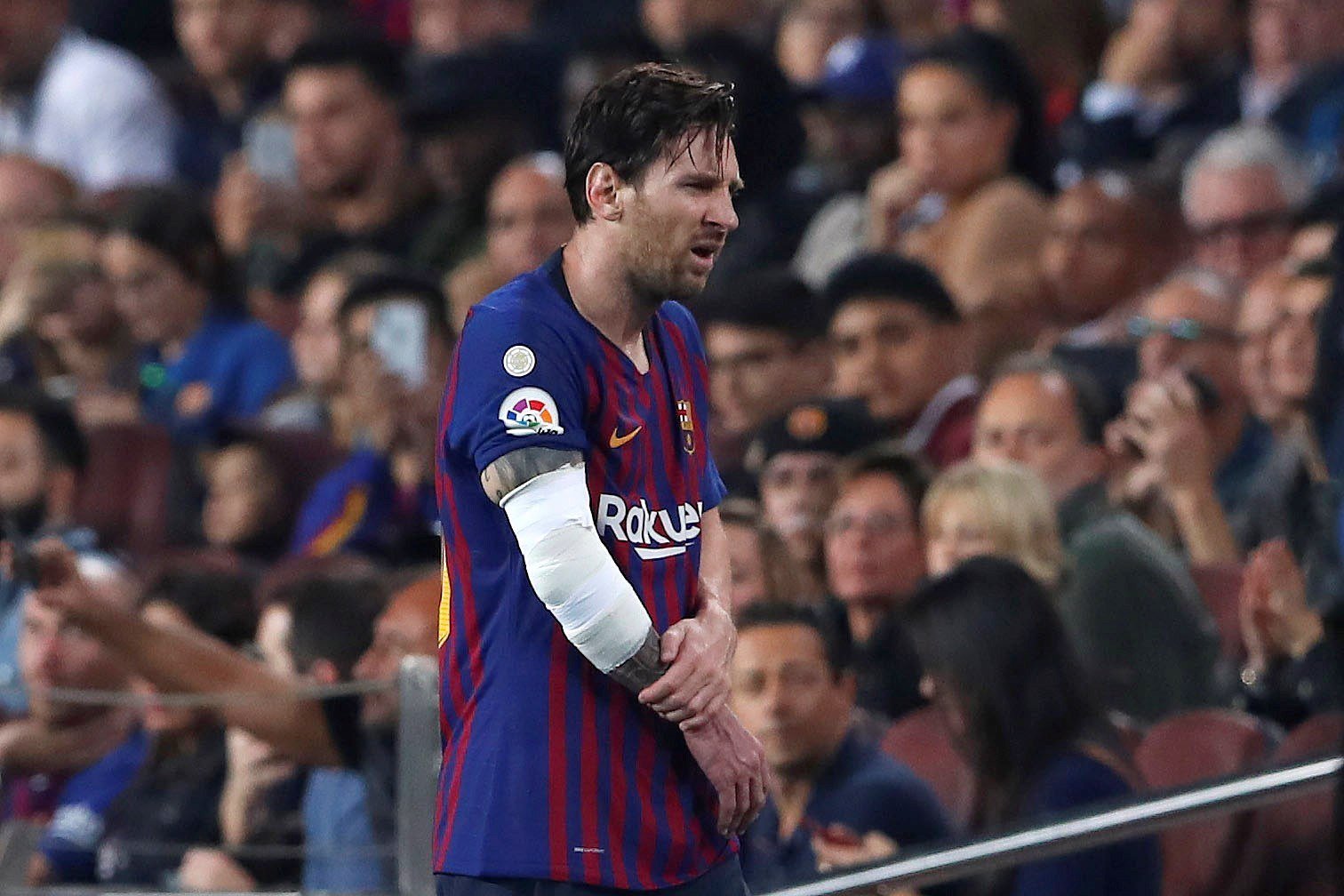 Fotos: La lesión de Messi contra el Sevilla