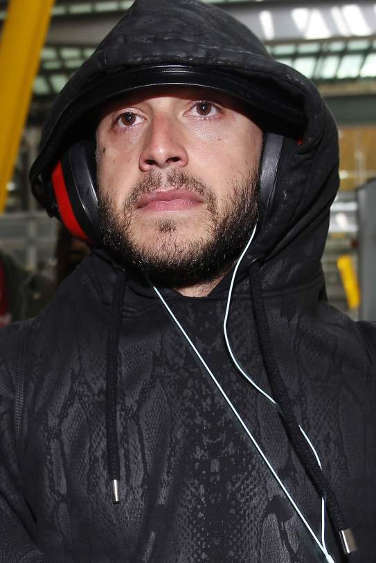 dl u400297 004 12 543x814