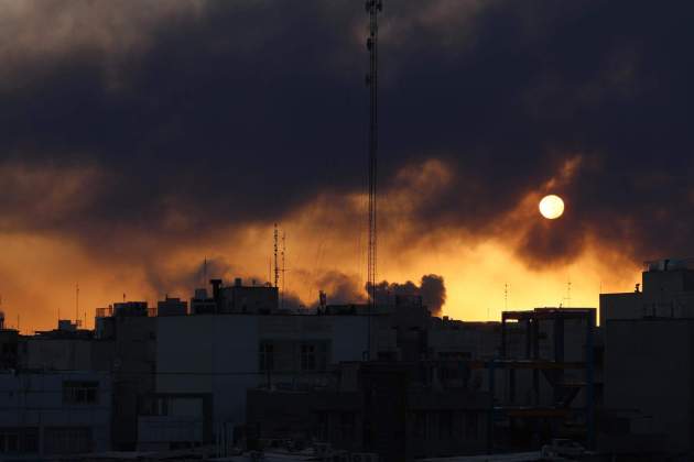 Fum després d'un atac israelià a Teheran / EFE