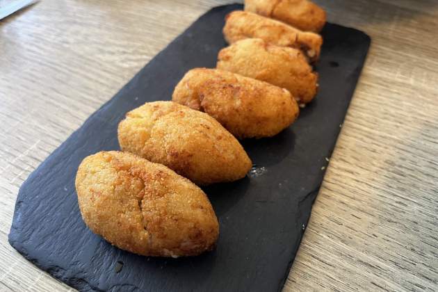 Croquetas de galera del restaurante Cal Siscu. / Foto: Oriol Foix Duaigües