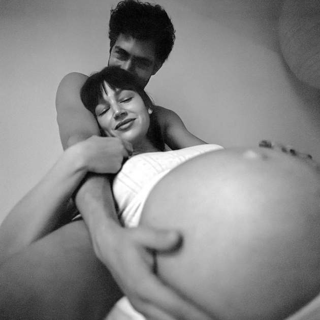 Úrsula Corberó i Chino Darín gaudint del seu embaràs / Instagram