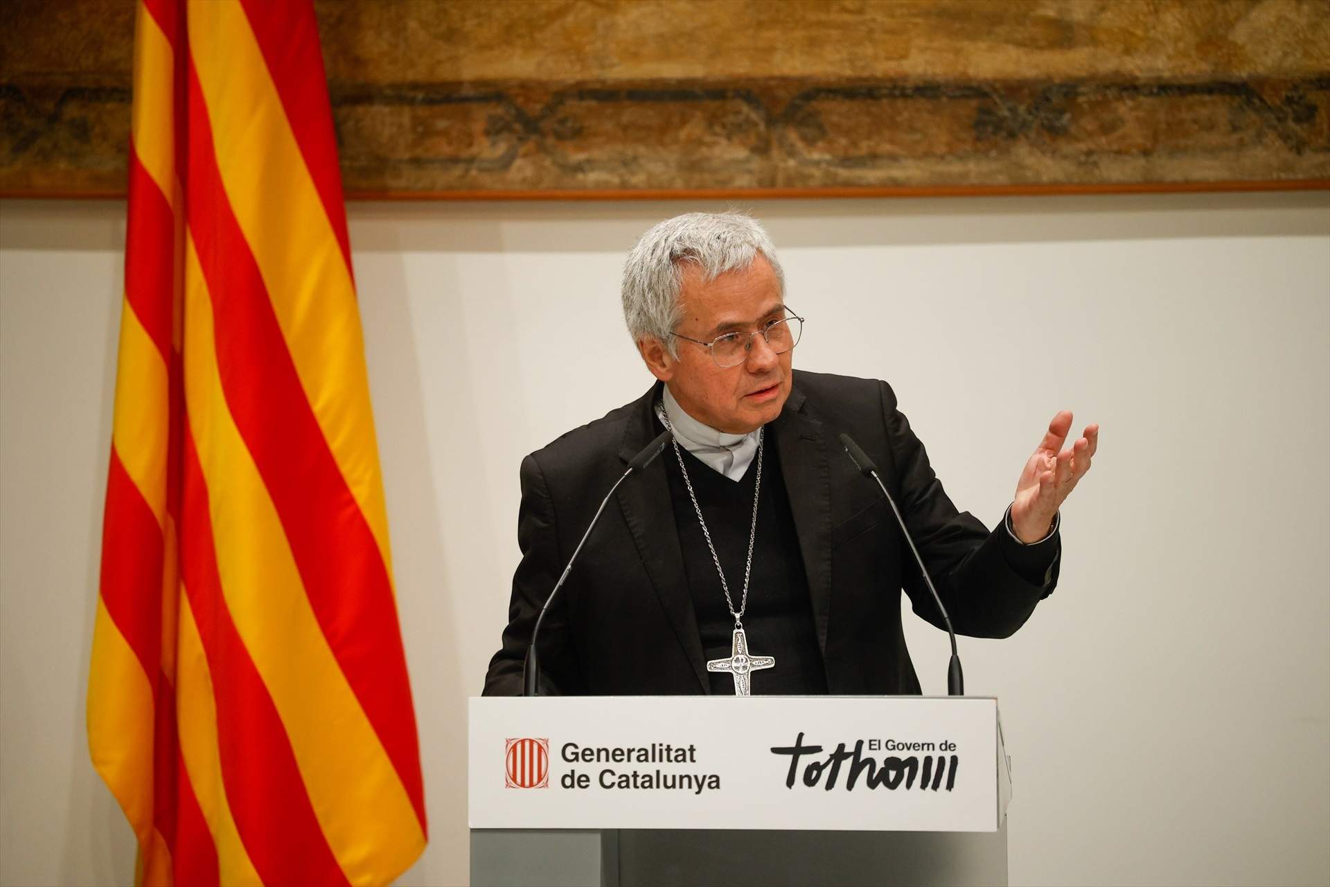 El arzobispo de Tarragona cuestiona que se pueda prohibir el burka: "No lo veo"