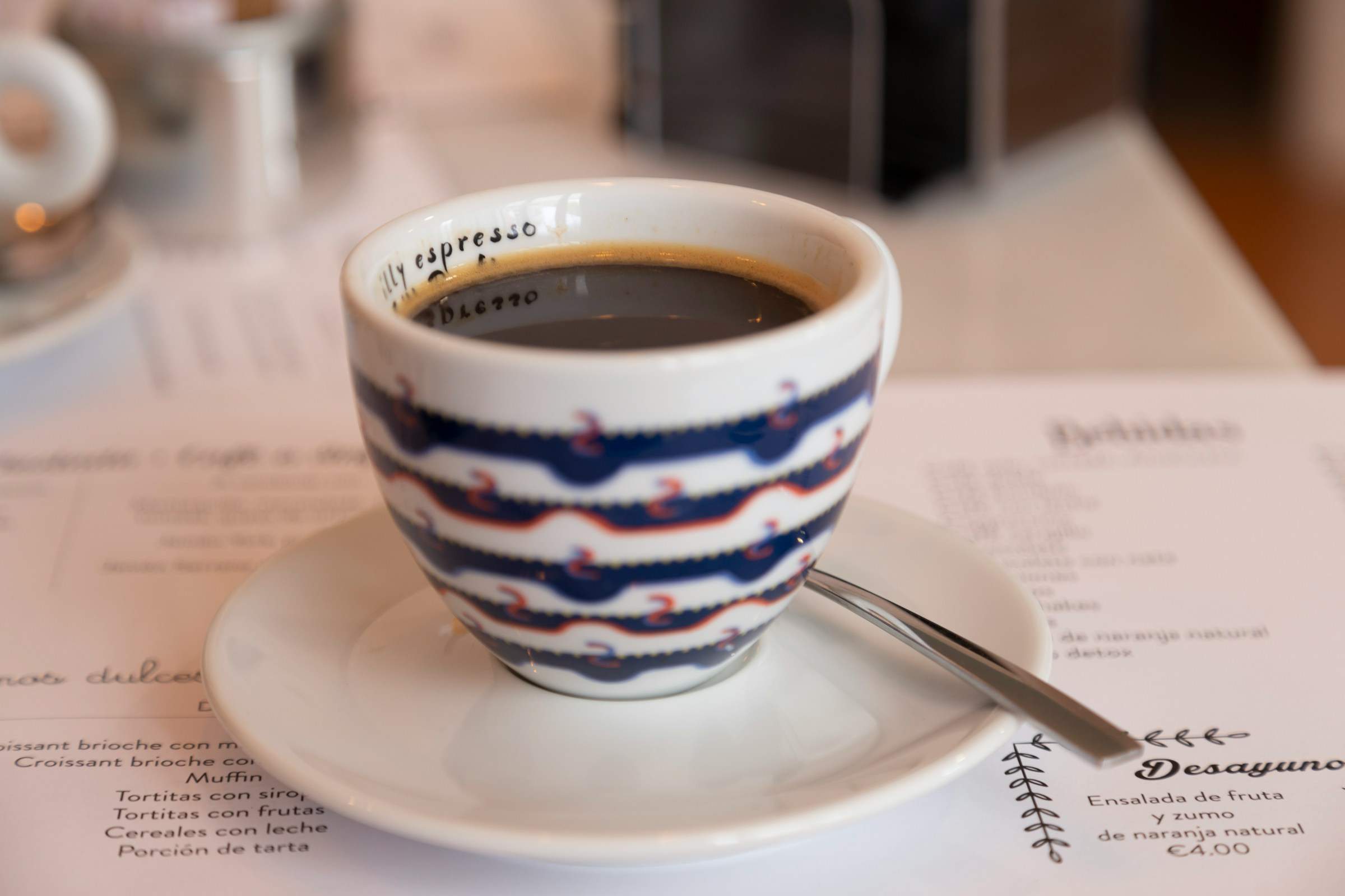 No tomes café después de haber comido carne, estás limitando la absorción de hierro