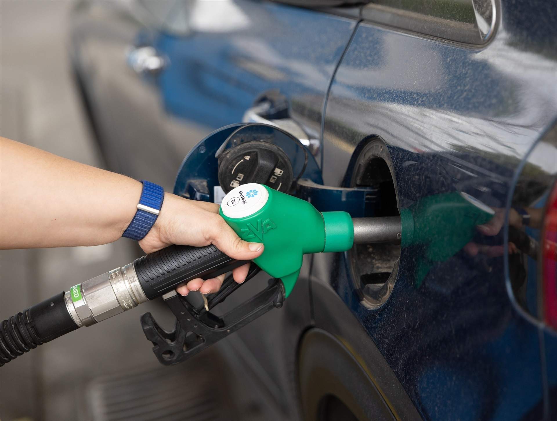 Els mecànics demanen que deixis de llençar els diners amb la gasolina de 98: no té beneficis en el teu cotxe