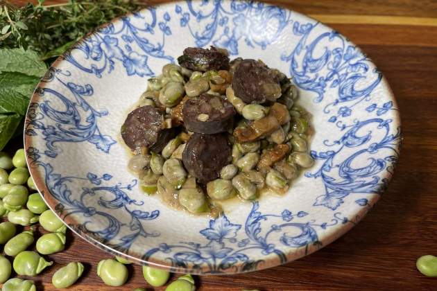 Habas a la catalana. / Foto: Raquel Sánchez