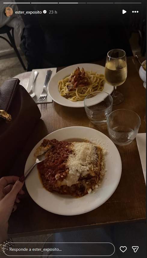 Ester Expósito, en París... bien acompañada IG2