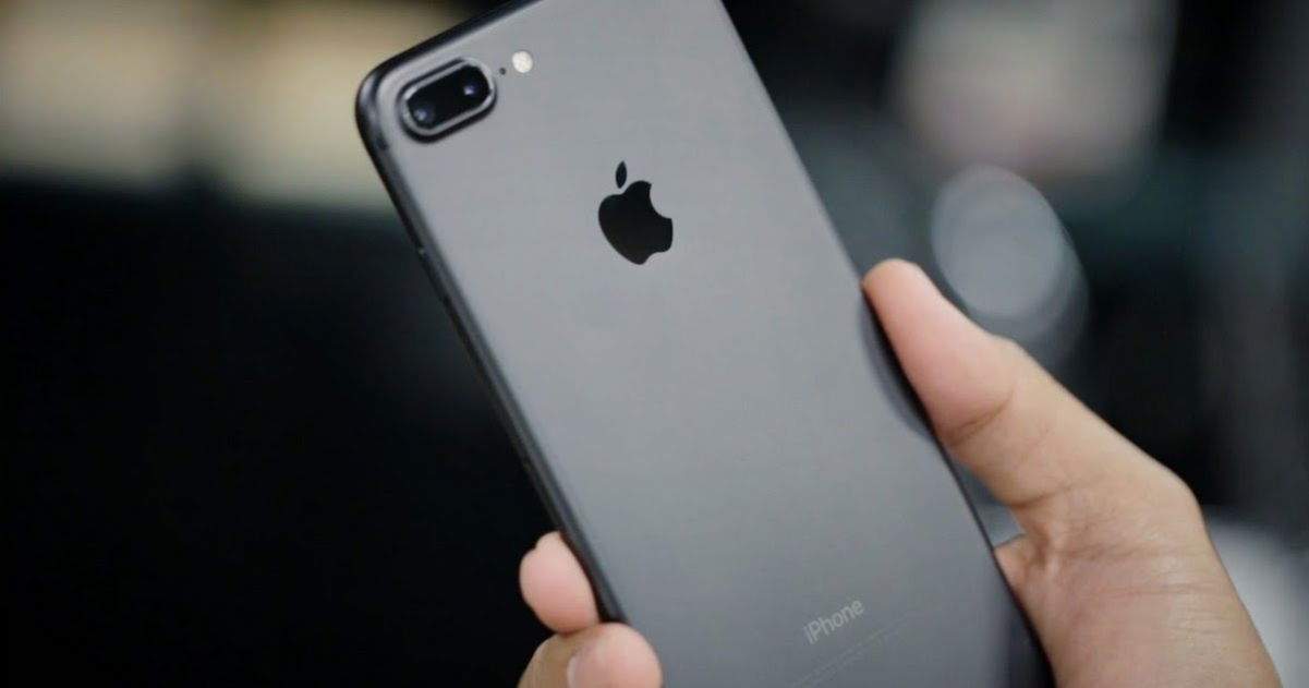 Apple obligada a repartir 500 millones de dólares entre miles de usuarios de iPhone