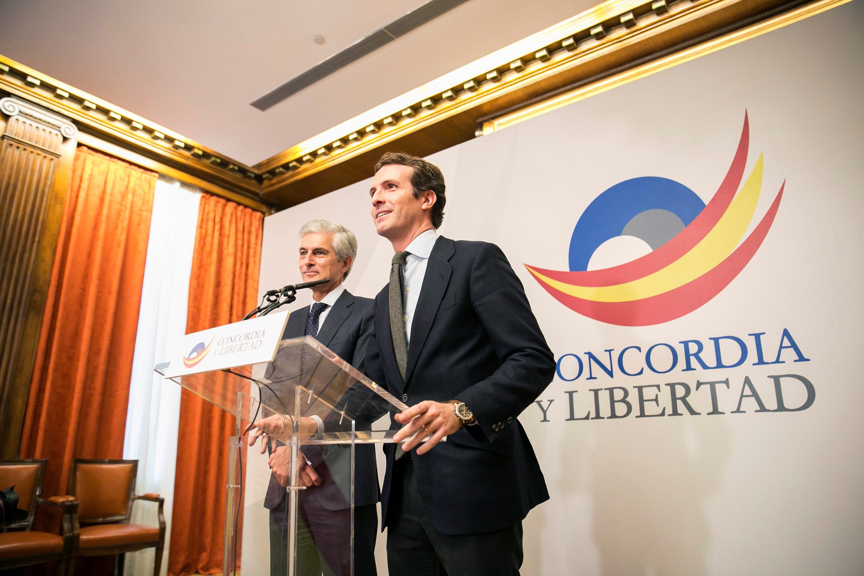 Casado recrimina  a Sánchez que Iglesias pugui negociar amb Puigdemont i Junqueras