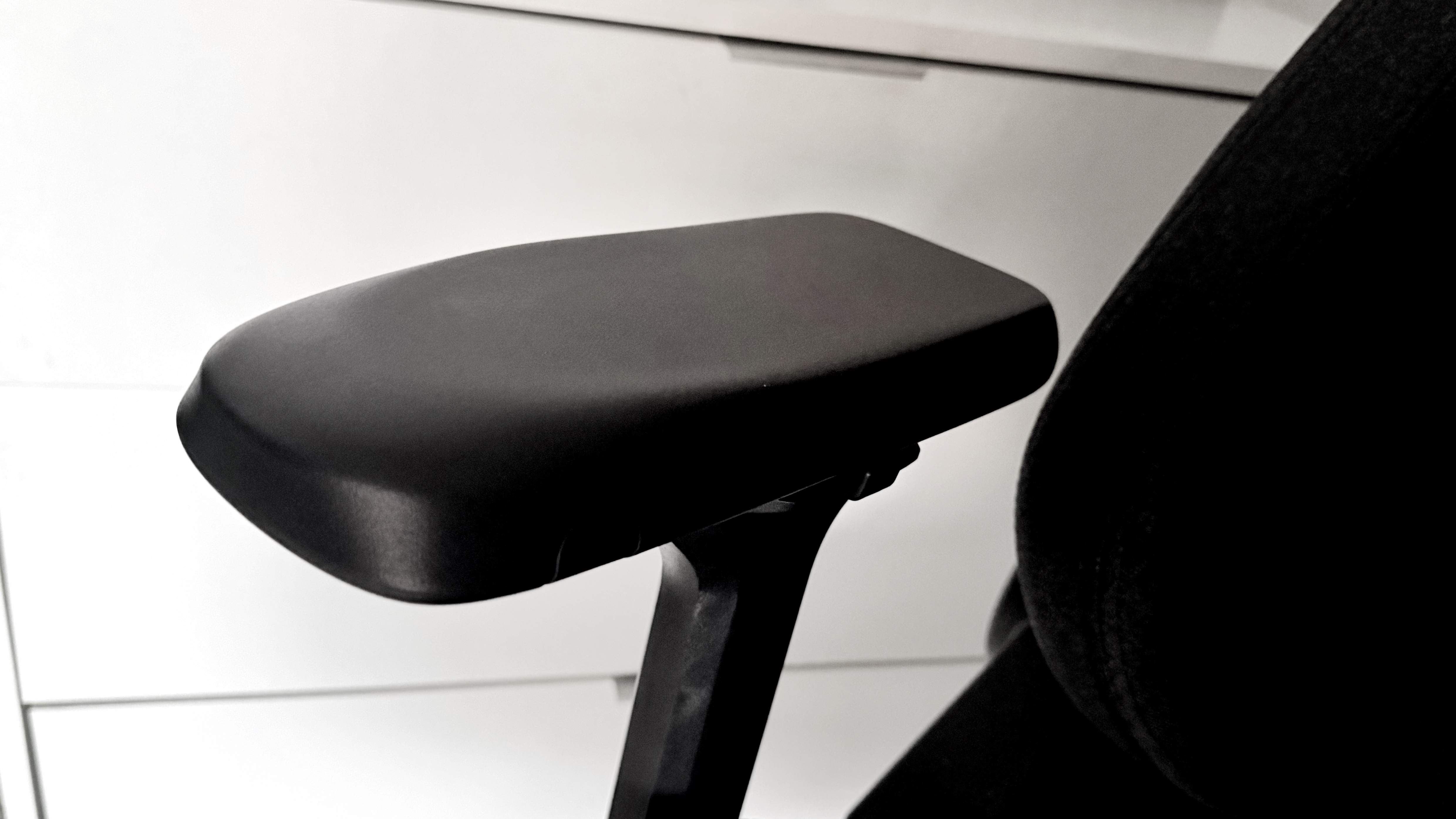 Els seus reposabraços tenen acoblament magnètic