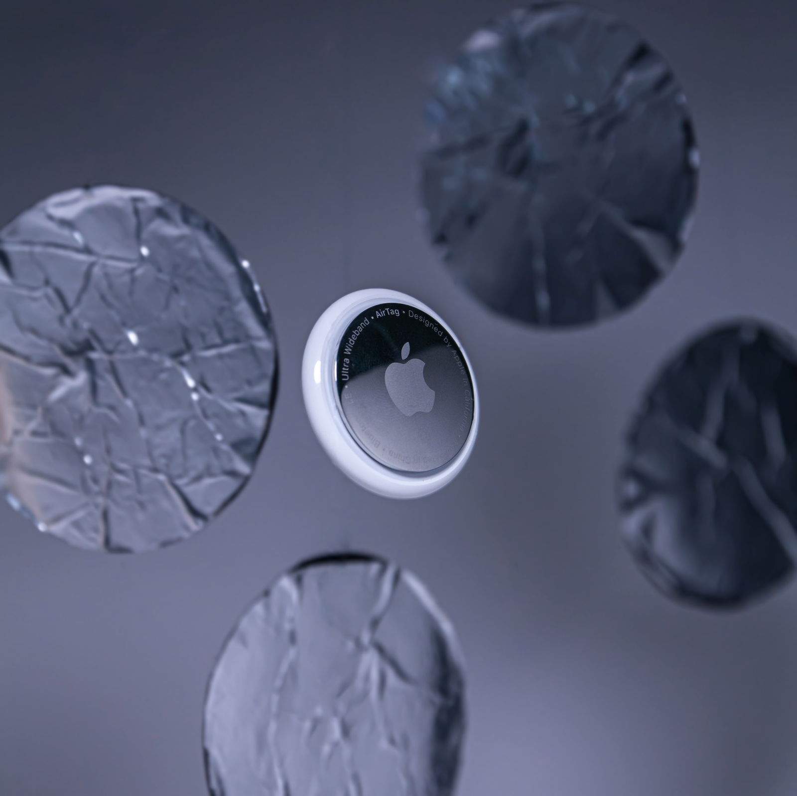 Lo nunca visto: la policía recomienda comprar AirTag para evitar el robo de abrigos