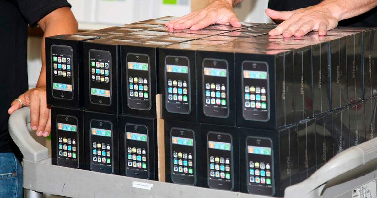 Repassem les imatges els llançaments de l'iPhone: Steve Jobs, llargues cues i més