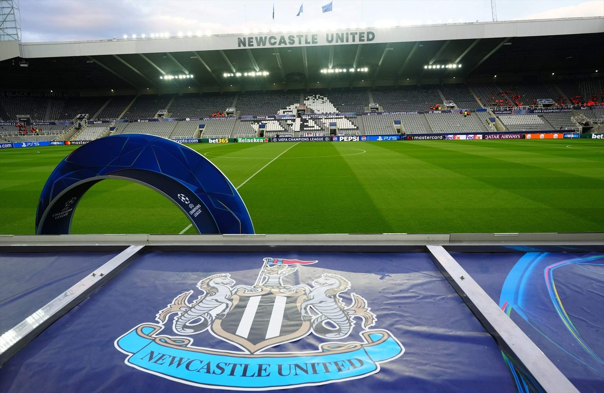 Del Newcastle a crear la seva pròpia marca de preservatius: el negoci més insòlit de Faustino Asprilla