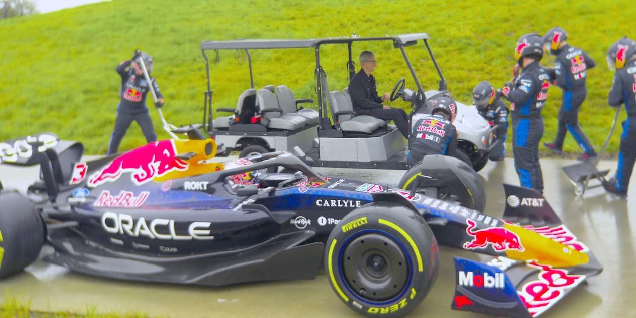Max Verstappen ha estat amb el seu Red Bull de F1 a l'Apple Park